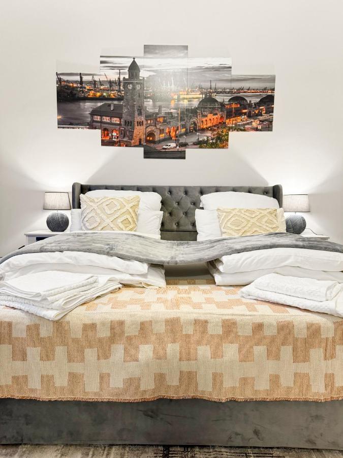Modern Living: Hamburg & Baltic Sea Within 30 Min Apartment Ahrensburg
